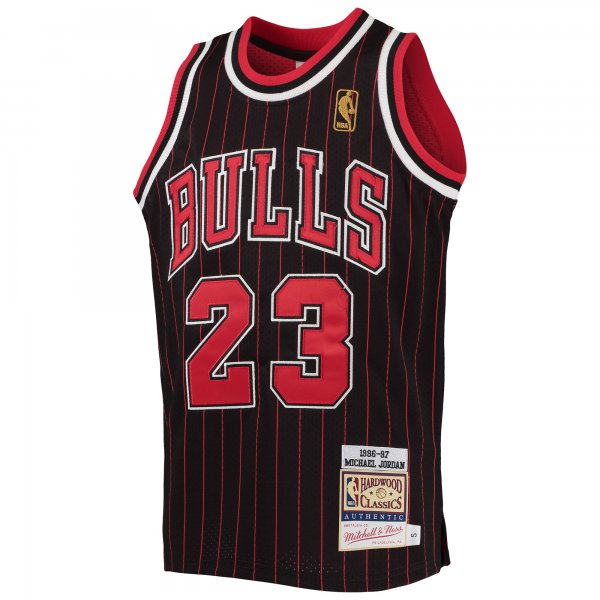 Youth Chicago Bulls Michael Jordan Mitchell & Ness Black/Red 1996-97 Hardwood Classics Jersey